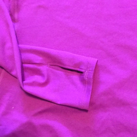 Size small Under Armour cold gear long sleeve - Picture 3 of 5